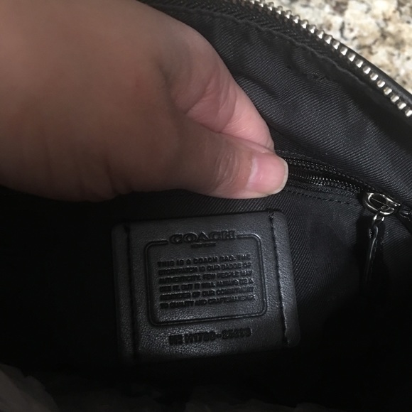 Coach new size medium It’s come with dust bag - Picture 4 of 4